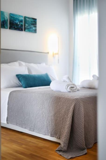 Blue Delta Apartment Palaio Faliro Athena Bagian luar foto