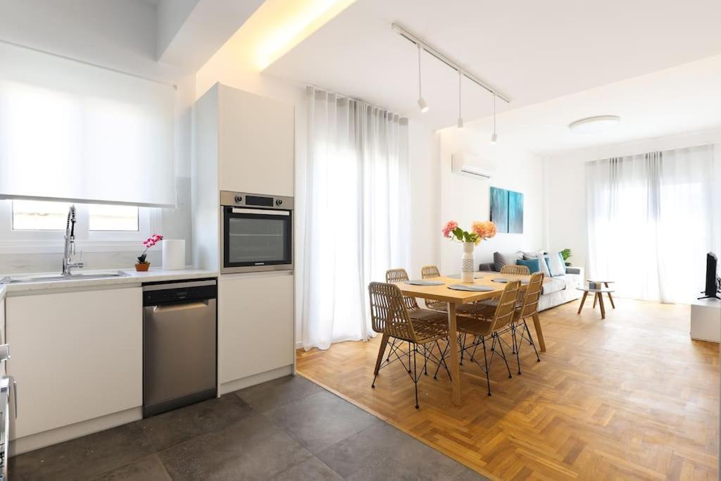 Blue Delta Apartment Palaio Faliro Athena Bagian luar foto