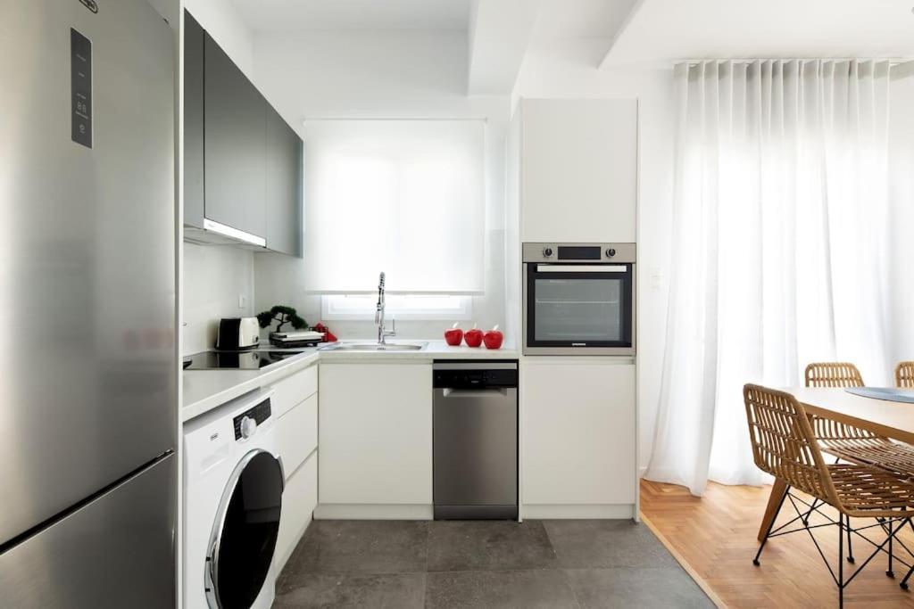 Blue Delta Apartment Palaio Faliro Athena Bagian luar foto