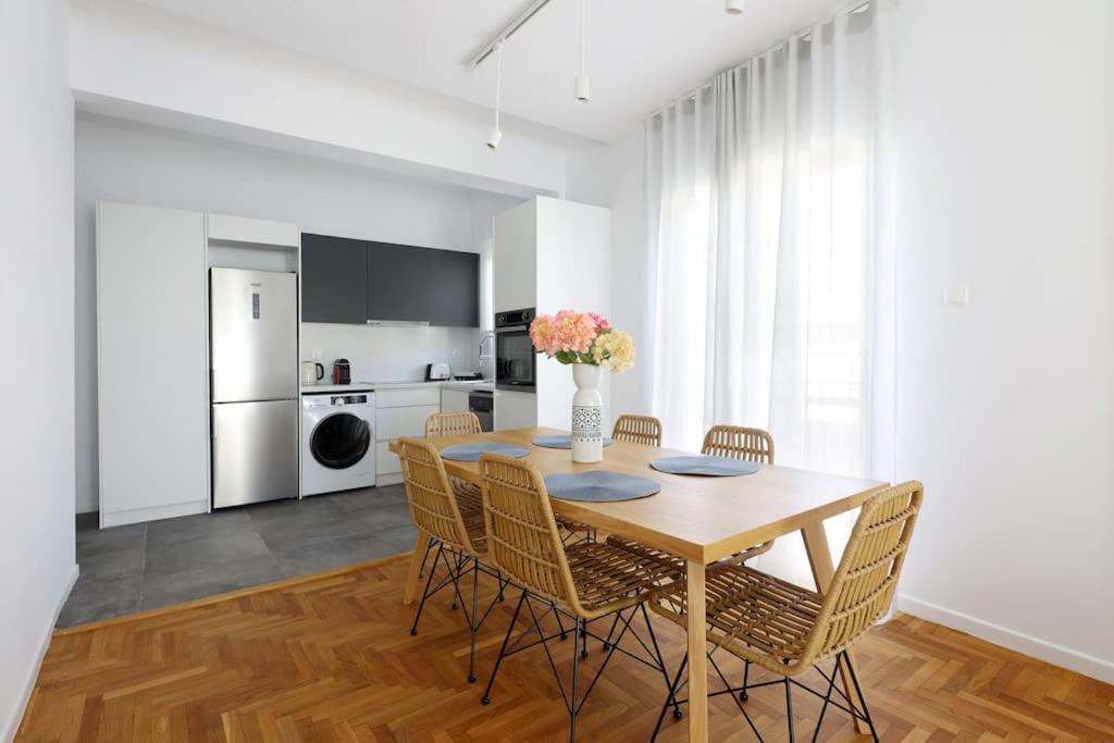 Blue Delta Apartment Palaio Faliro Athena Bagian luar foto