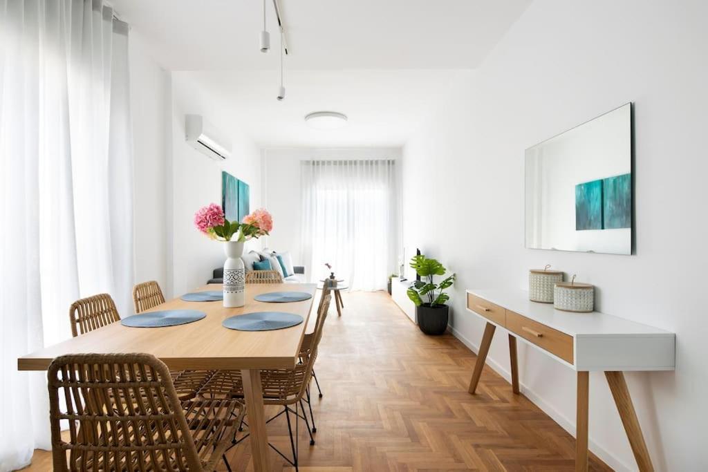 Blue Delta Apartment Palaio Faliro Athena Bagian luar foto